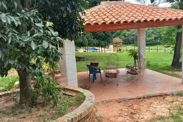 تختخواب و صبحانه Posada Turistica Jeruti