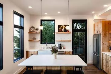 Huoneistohotelli Horsefeathers