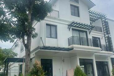 Hotel Resort Xanh Villa 5 Stars