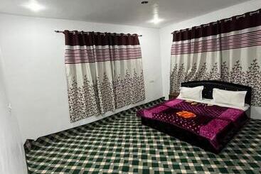 צימר The Alpine Kargil Guest House
