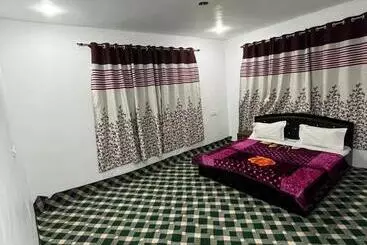 Bed and Breakfast The Alpine Kargil Guest House