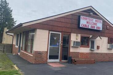 Courtesy Motel