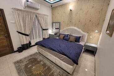 膳宿费 Edge Villas