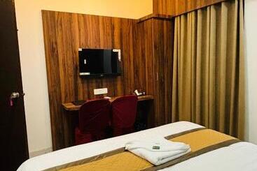 Airport Hotel Relax Inn