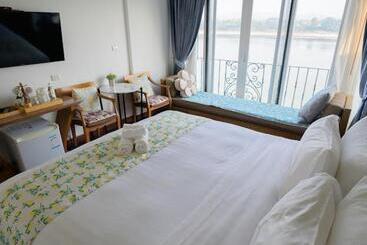 Hotel โมเมนต์ แอ๊ท ริมโขง