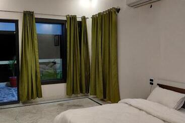 The Four Season Hotel & Resort, Manali