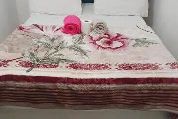 Пансион Ludinz Guest House Self Catering