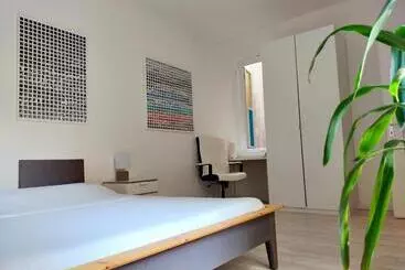 پانسیون Visionarea Room