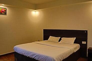 فندق Fabexpress California Inn