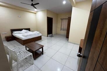 Hotel Royal Comforts Budigere