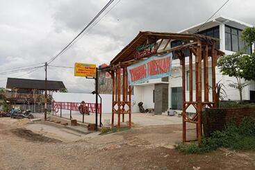 Hotel Oyo 93812 Tebing Vieatnam Syariah