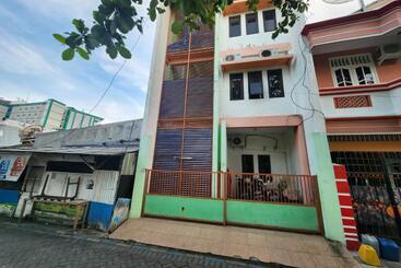 Hotell Oyo 93862 Abang Homestay Syariah