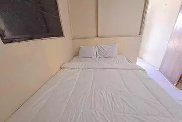 Hotelli Spot On 93840 Guest House Amanda Syariah