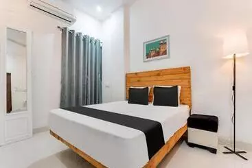 Oyo Hotel Honey Castle Inn