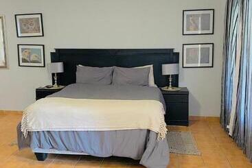 Bed and Breakfast Kosibaycottages