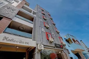 ホテル O Lavish Tranquil