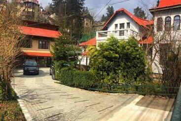 Pension (Hôtel basse catégorie) Vila Agata