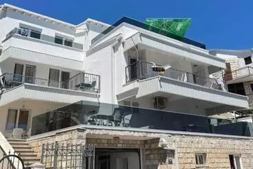 پانسیون Villa Maxima U Blizini Plaže Sa Garažom I Sigurnosnom Kamerom