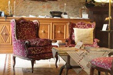 مبيت وإفطار Casaforte Alba In Langa