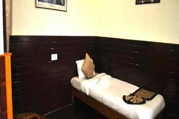 Hotel Goroomgo Kasturi Palace Darjeeling   Luxury Room With Parking Facilities   Best Seller