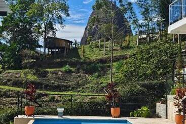 پانسیون Hermosa Habitación 202!!