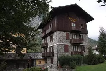 هتل Dei Camosci