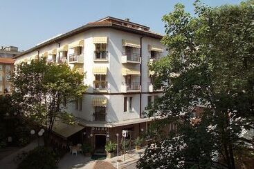 בית מלון כפרי Diana