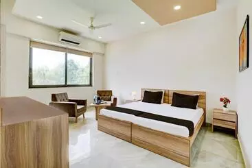Hotel Ramdevgarh Resort Ghuma