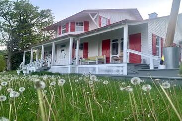 Bed and Breakfast Chez Maleterre