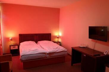 Garni Hotel Cosmopolitan