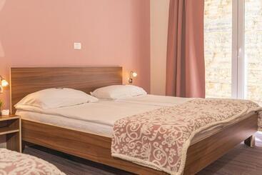 هتل Lavender  Oleander Resort