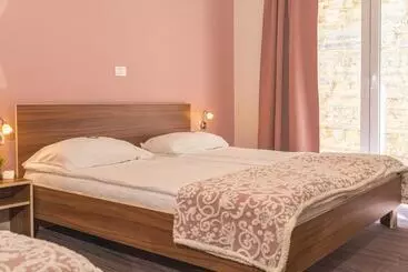 هتل Lavender  Oleander Resort