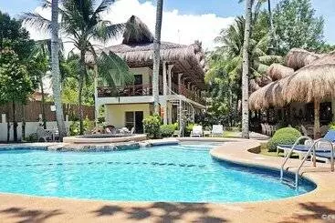 Mike's Dauin Dive Resort