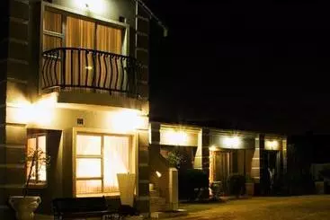 Bed and Breakfast Rolls Royce Guest House