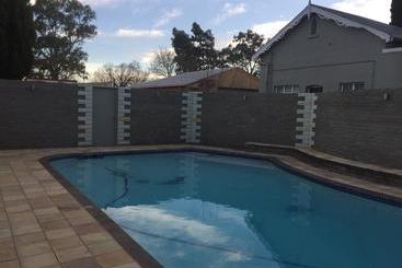 Tranquil House B&b @ 1 College Ave