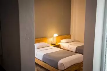 Vandrarhem Hostal Tres Central