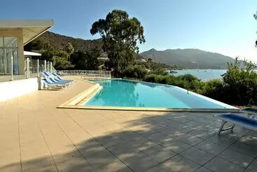 هتل La Parata