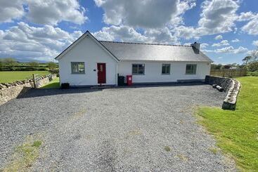 Beautiful, Private Farm Cottage In Anglesey