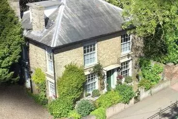 Residenssi Georgian House In Billericay   Quirky & Homely