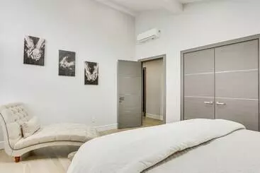 Mökkimajoitus Waterfront Lake Hopatcong Home W/ Boat Dock!