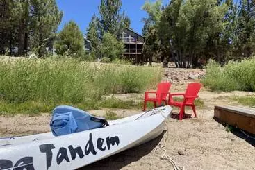 کلبه Lakefront Lodge By Avantstay Lakefront Cabin W/ Hot Tub