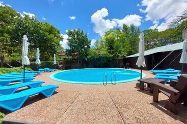 Hotel Jardines De Dayman