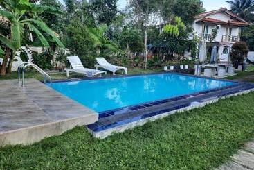 Bed and Breakfast Mass Eco Cabana Yoga & Spa Unawatuna