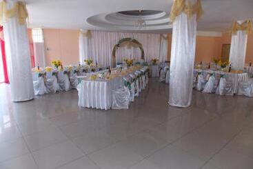 هتل Tourist Poltava