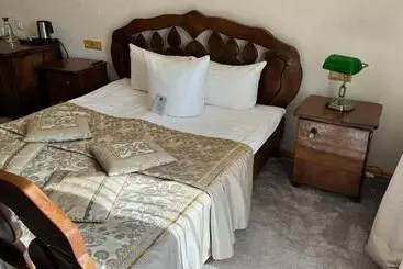 Stara Pravda Hotel   History