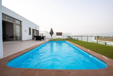 شاليه Ereza The White Homes