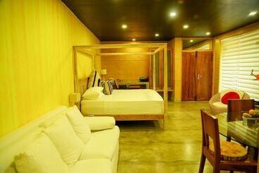 Dickman Resort The Boutique