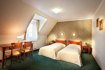 هتل Akademie A Depandance Vila Jarmila