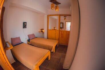 هاستل Club Red Dahab Motel