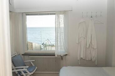 مبيت وإفطار Pensionat Strandgården